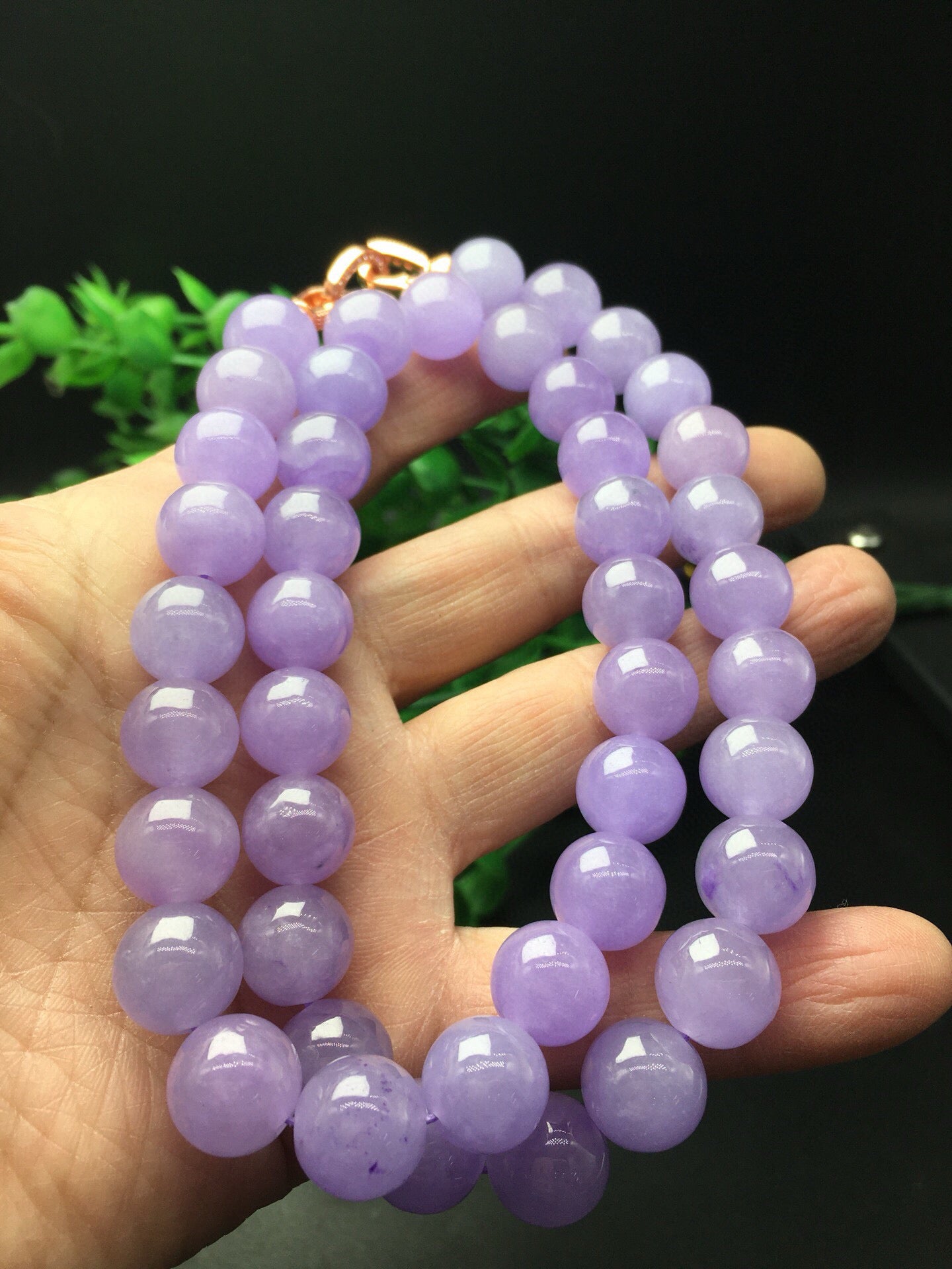 Violet round bead necklace