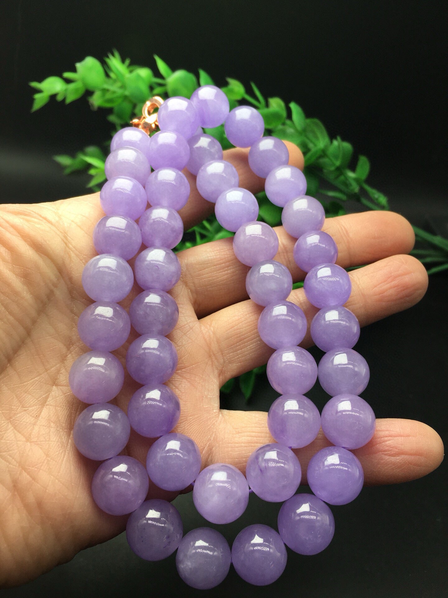 Violet round bead necklace