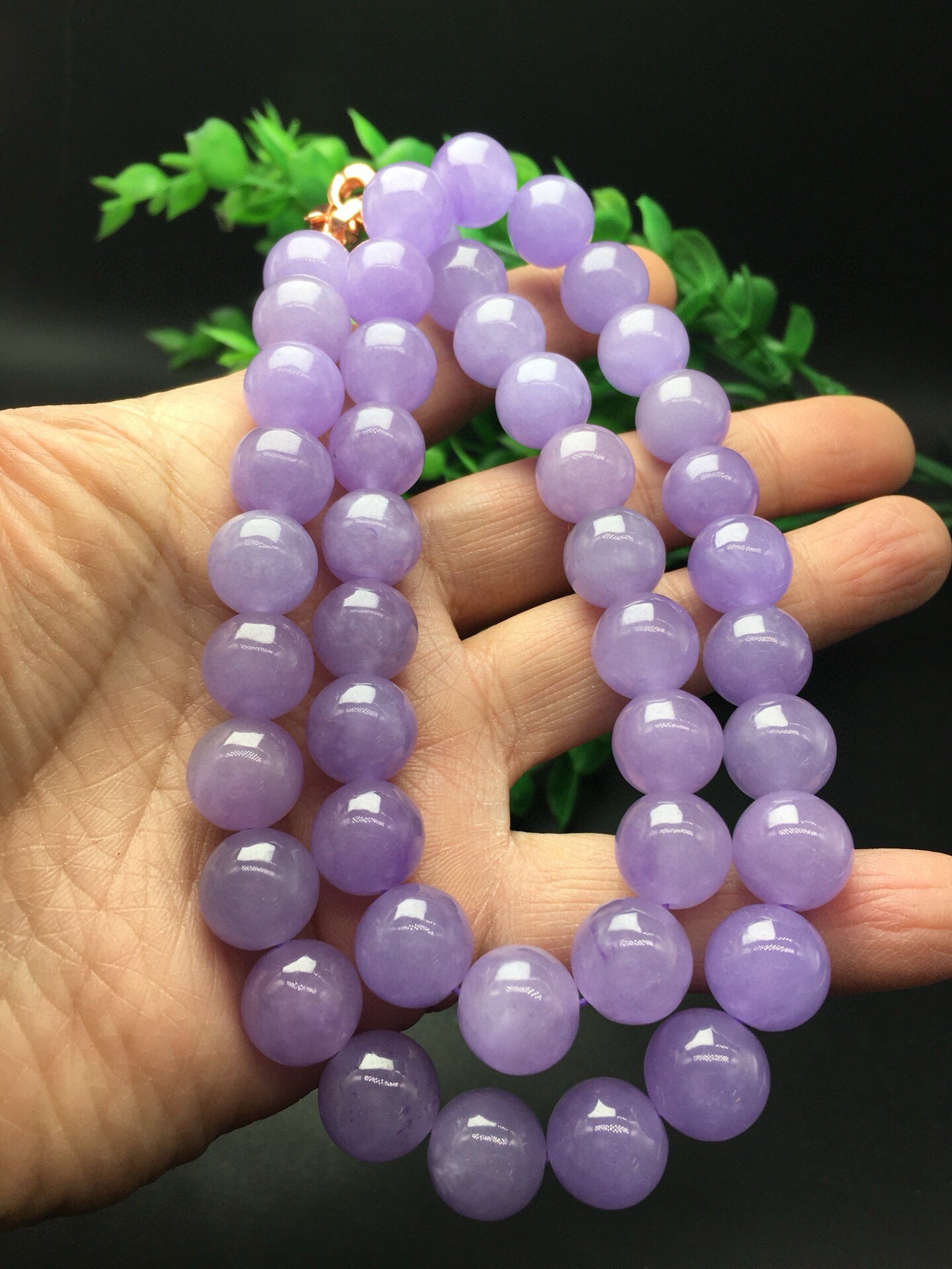 Violet round bead necklace