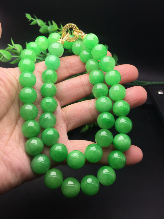 Bean colored round bead jade necklace