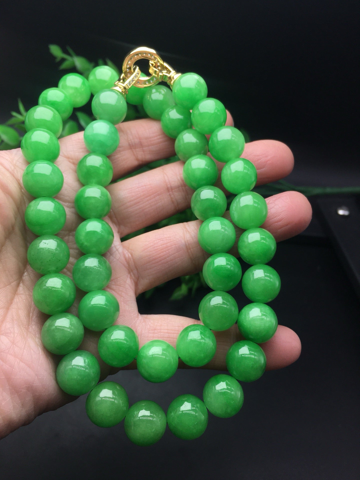 Bean colored round bead jade necklace