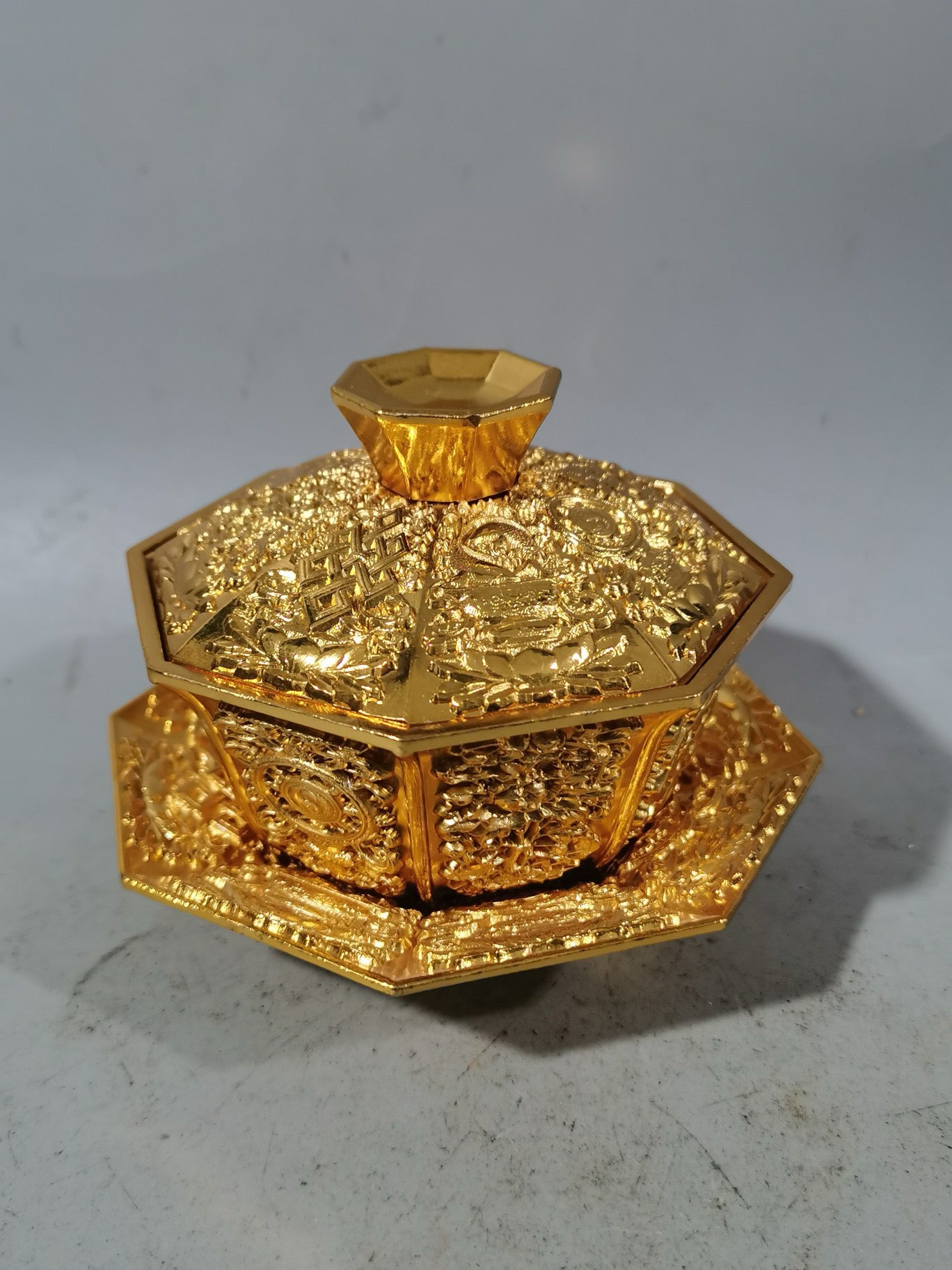 Eight Treasures covered bowl