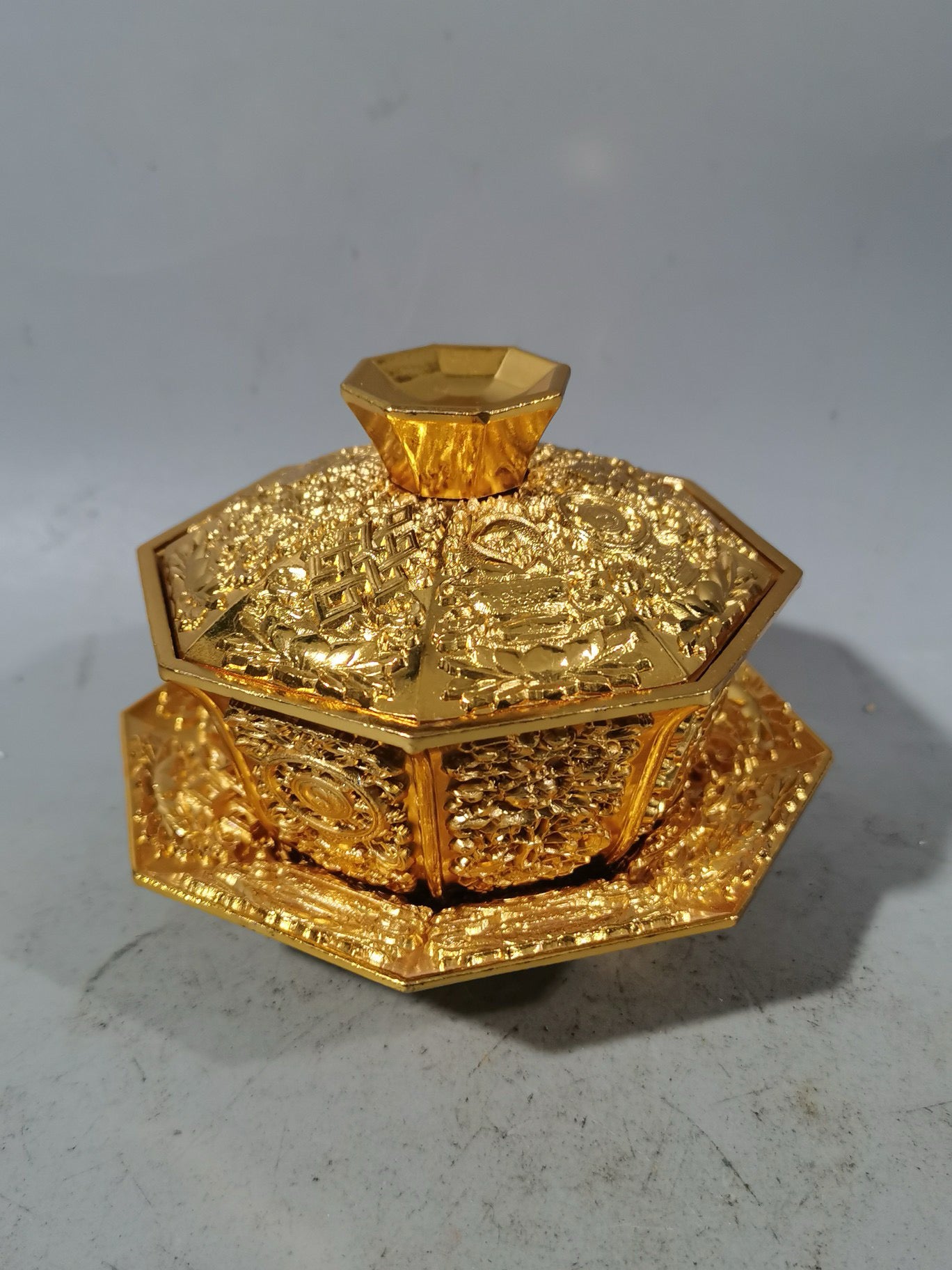 Eight Treasures covered bowl