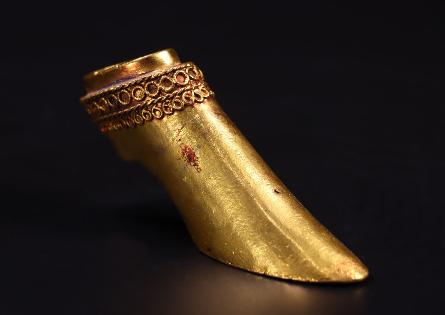 Chinese Antique Bronze Gilded Kirin Finger