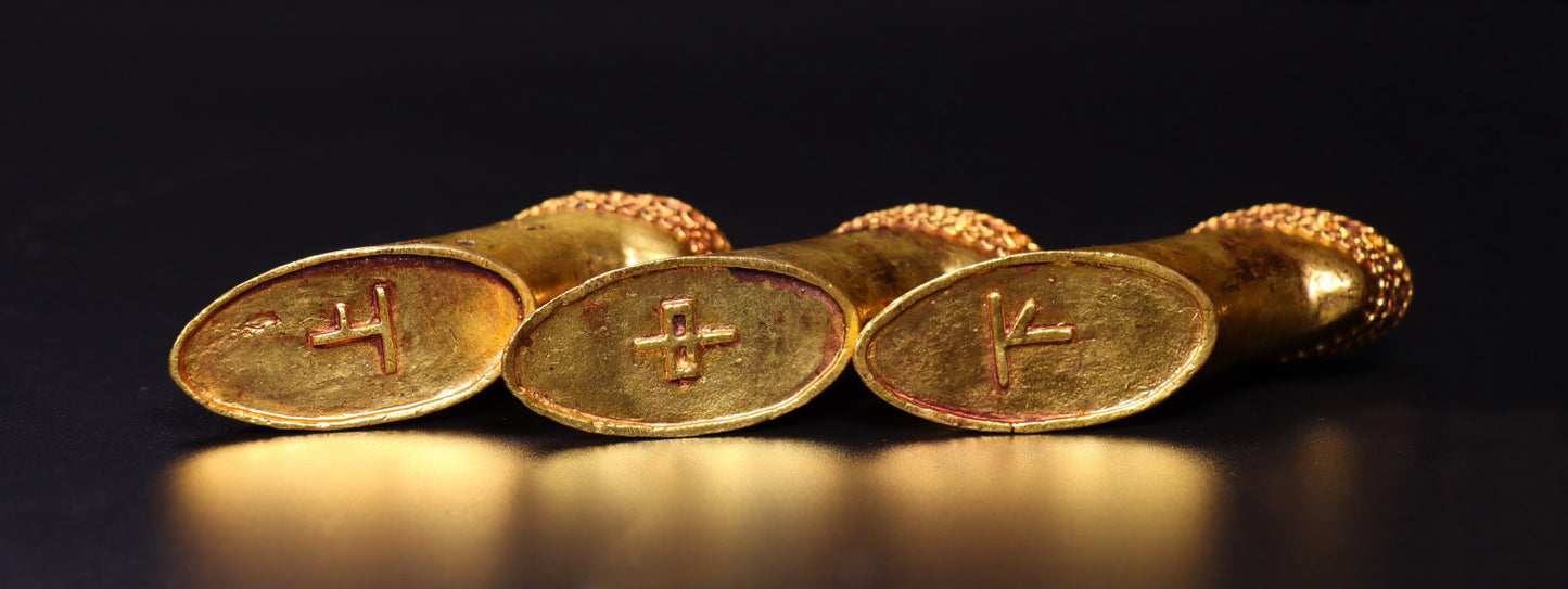 Chinese Antique Bronze Gilded Kirin Finger