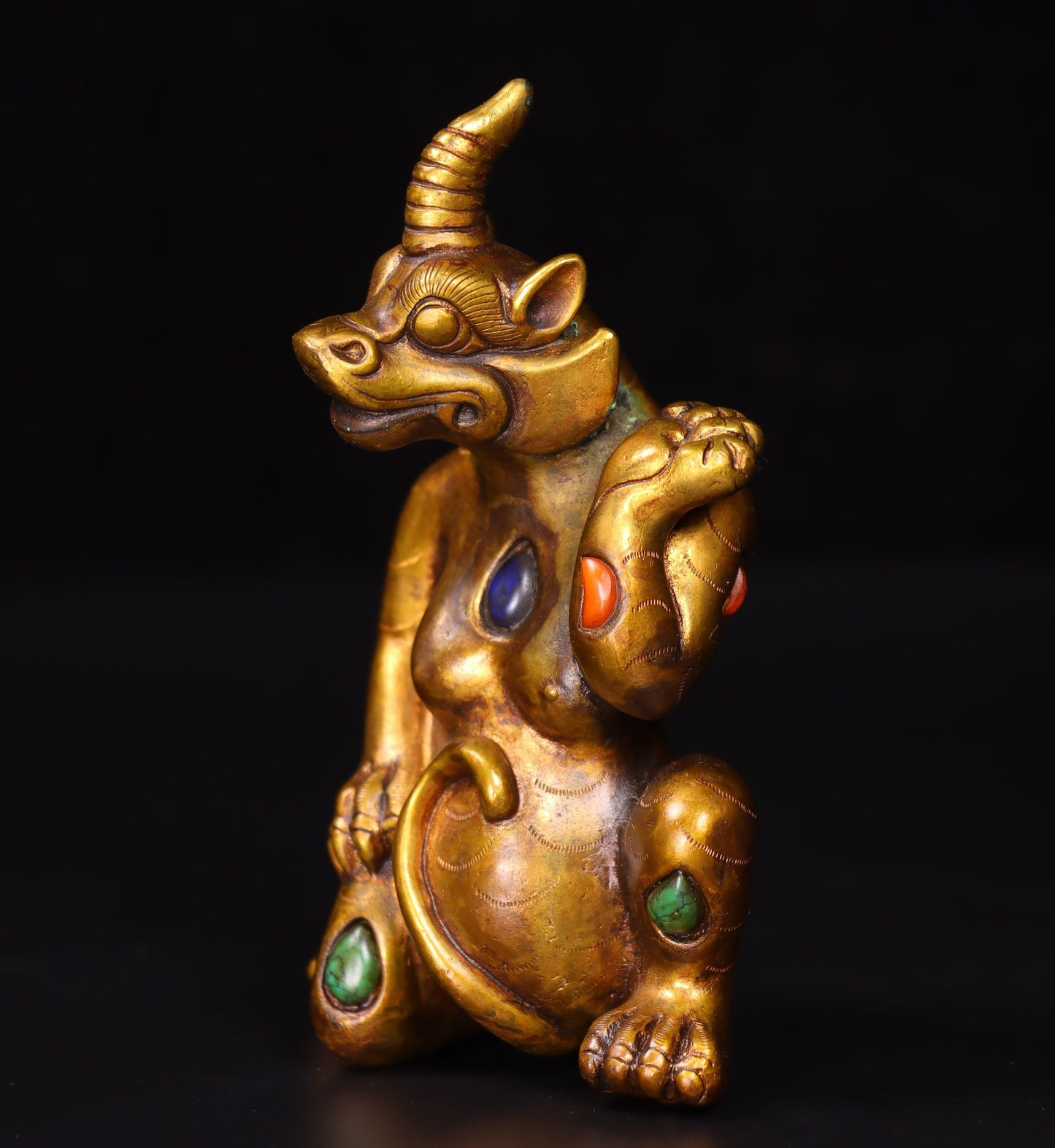 Chinese antique handmade copper gilded gold inlaid gemstone bear