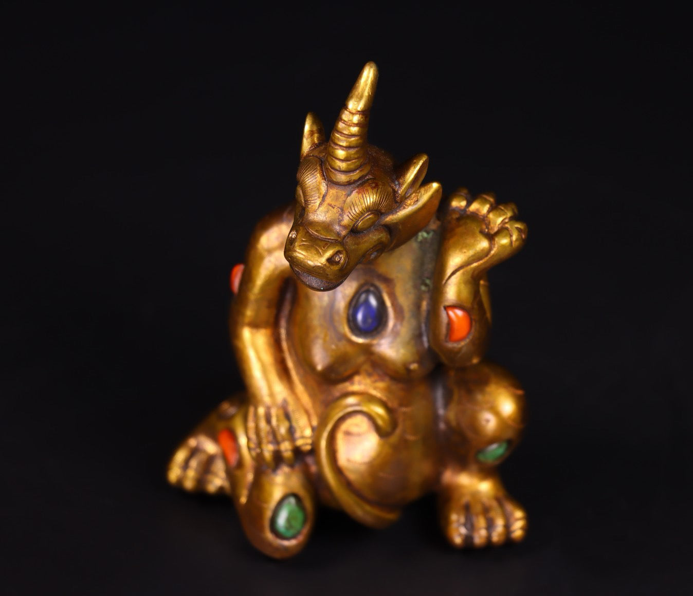 Chinese antique handmade copper gilded gold inlaid gemstone bear