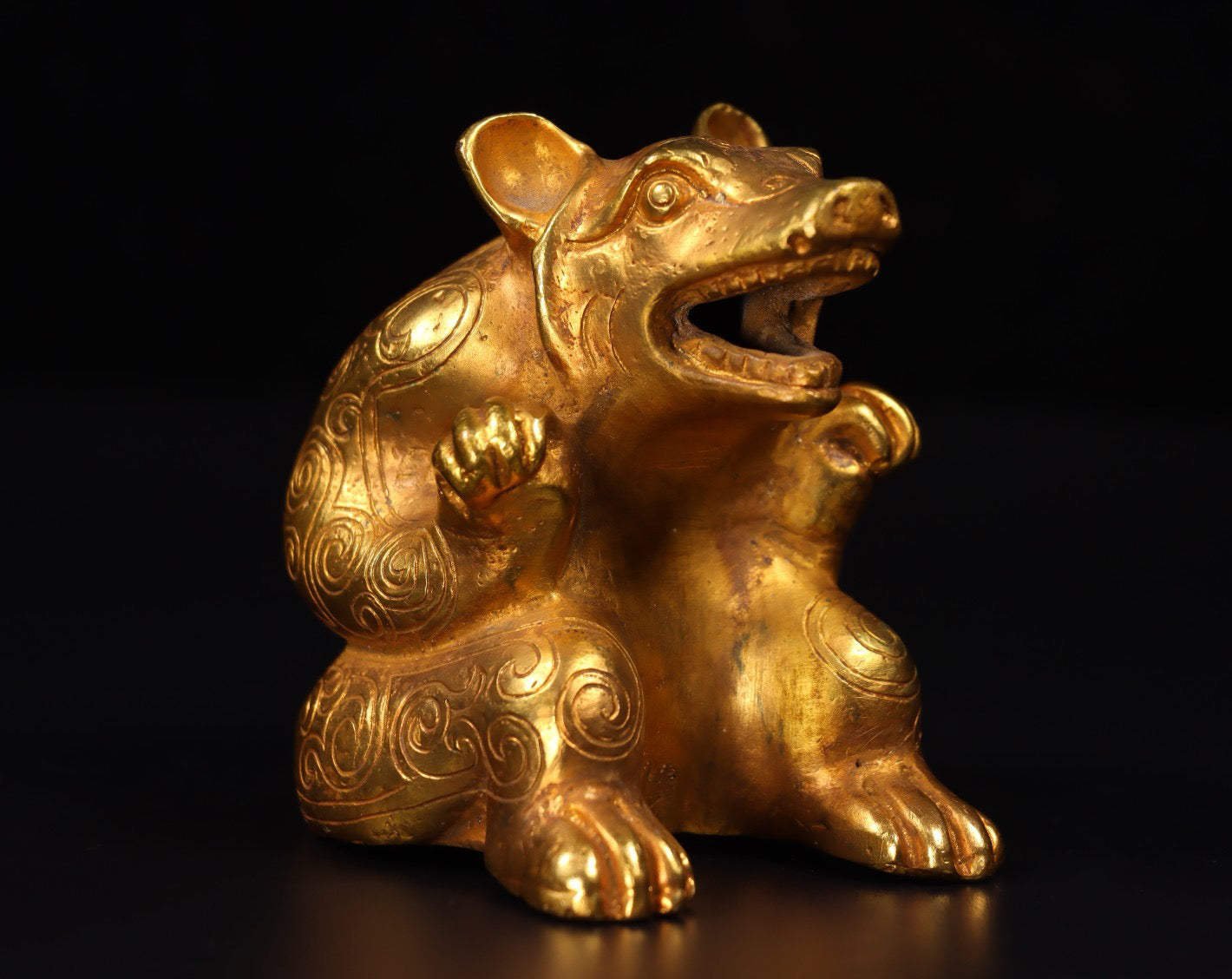 Chinese Antique Handmade Carving of Copper Plated True Gold Bear