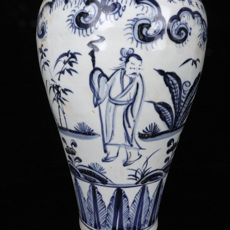 A pair of blue and white character stories, animal ear flower necked bottles with patterns