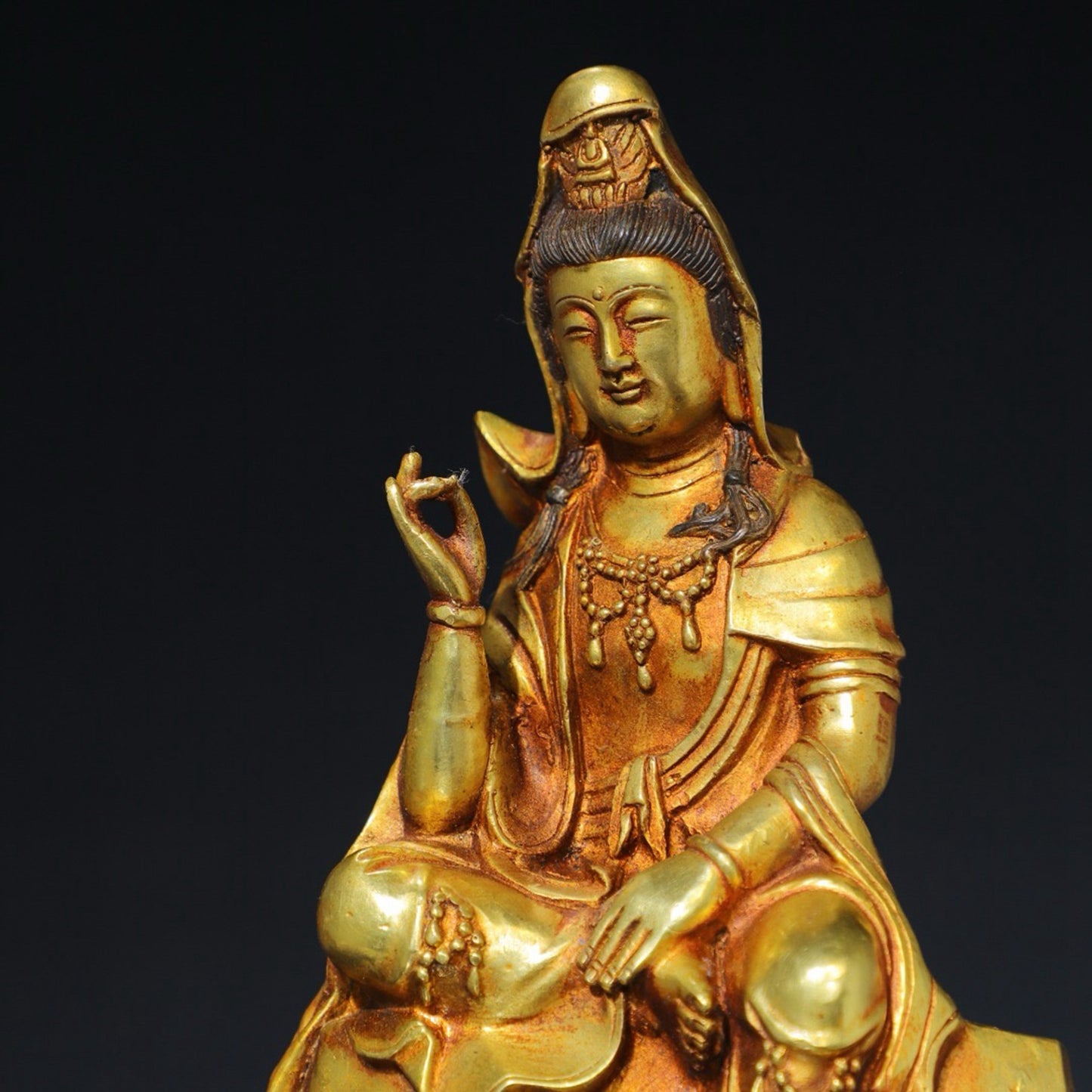 Pure copper statue of the free Guanyin Buddha