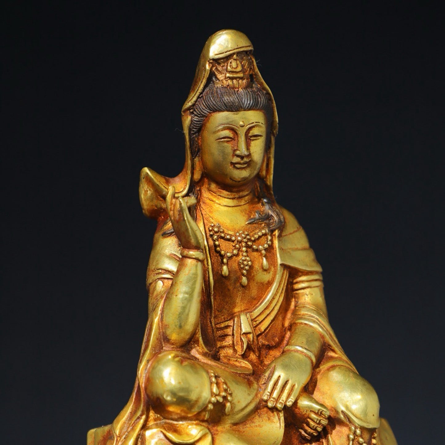 Pure copper statue of the free Guanyin Buddha