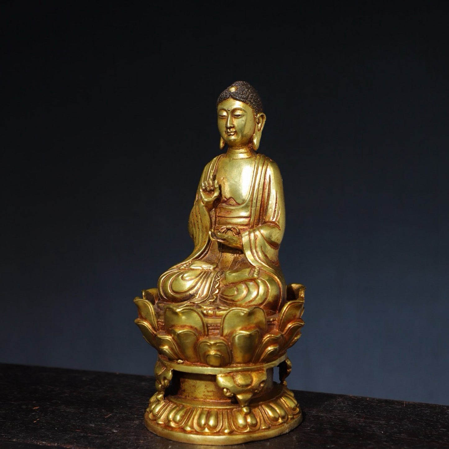 Pure copper statue of Shakyamuni Buddha