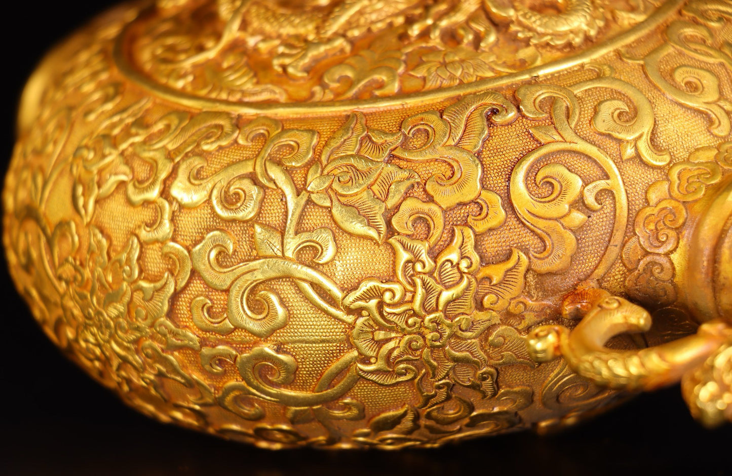 Chinese Antique Handcrafted Copper Plated True Gold High Relief Carved Pan Long Double Ear Bottle