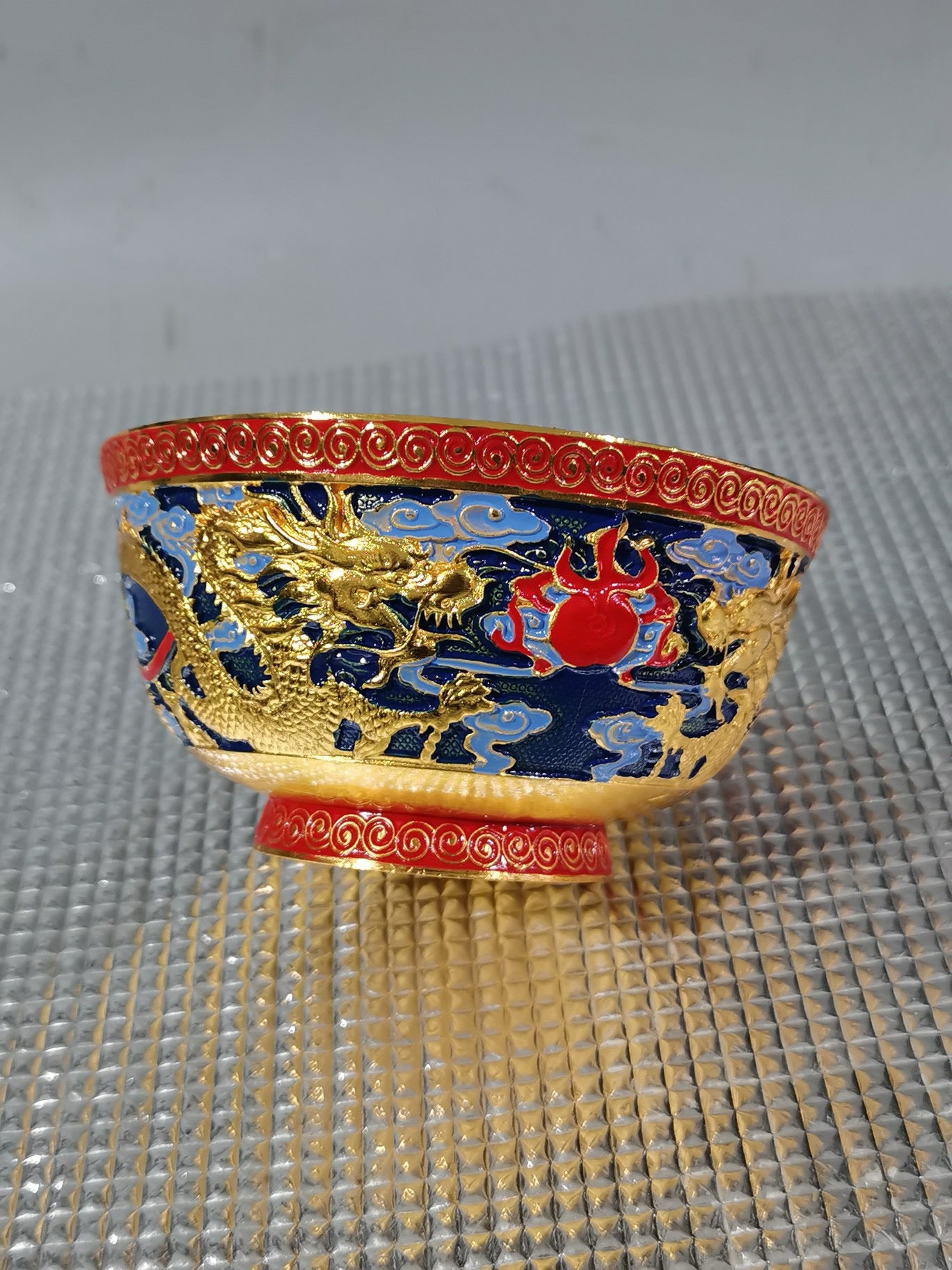 Double Dragon Playing Pearl Bowl with Twisted Wire Enamel Gilded Cloisonn é Blue Bowl