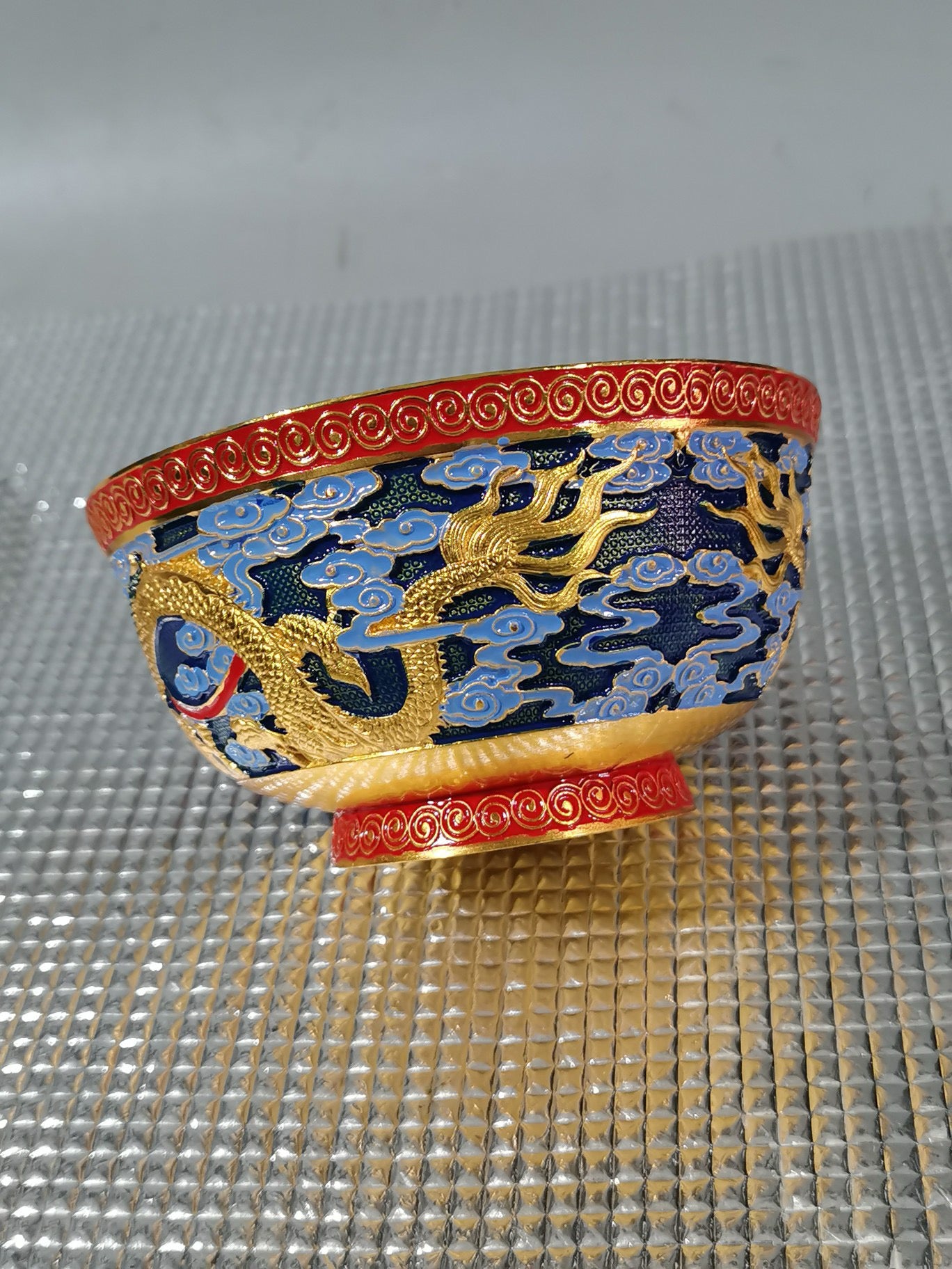 Double Dragon Playing Pearl Bowl with Twisted Wire Enamel Gilded Cloisonn é Blue Bowl