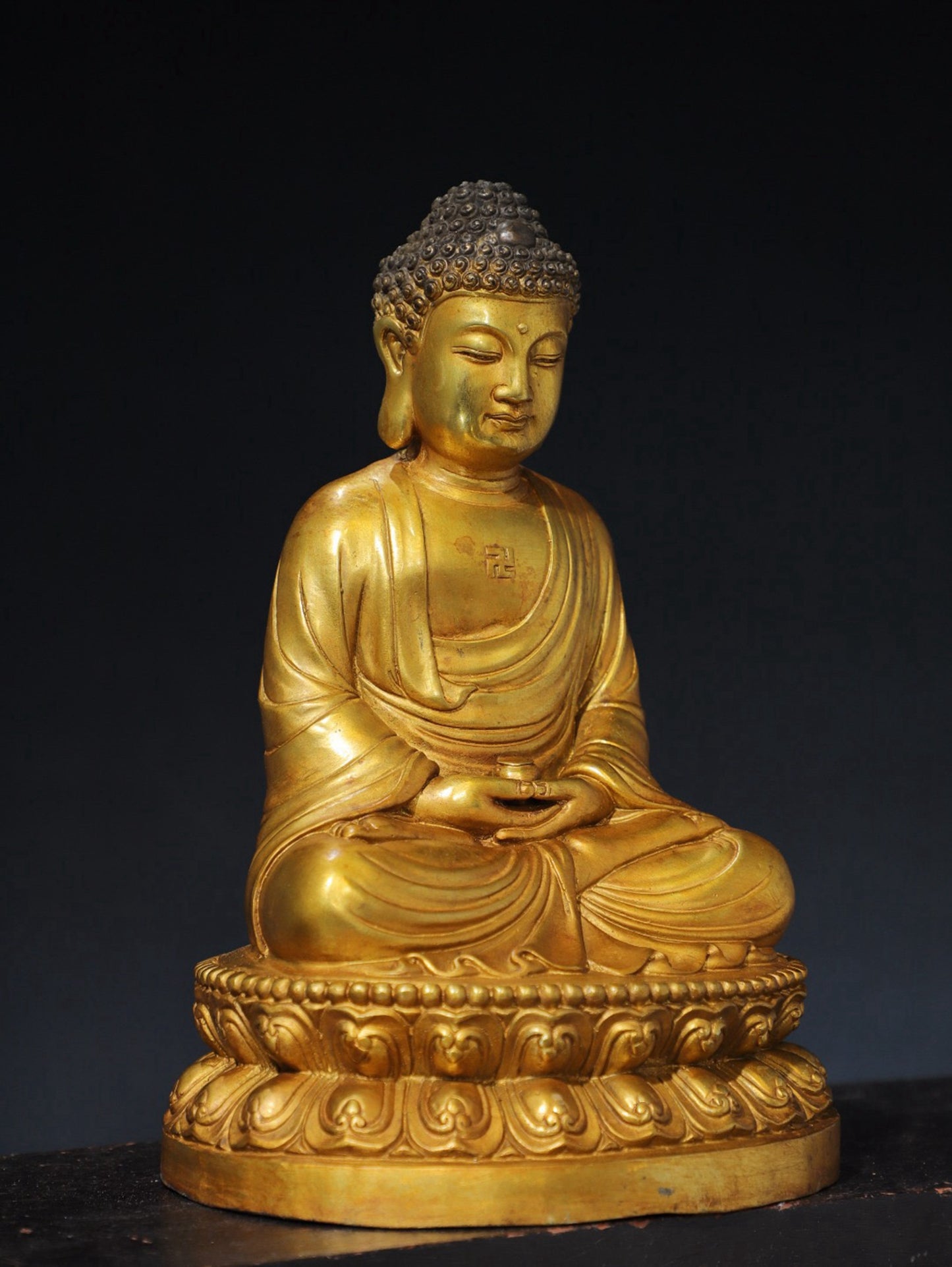 Pure copper statue of Shakyamuni Buddha