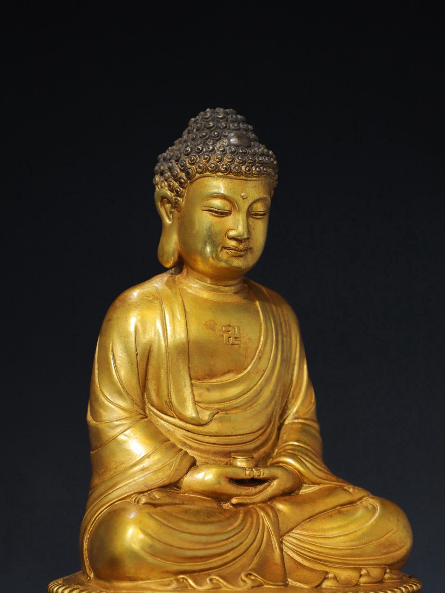 Pure copper statue of Shakyamuni Buddha