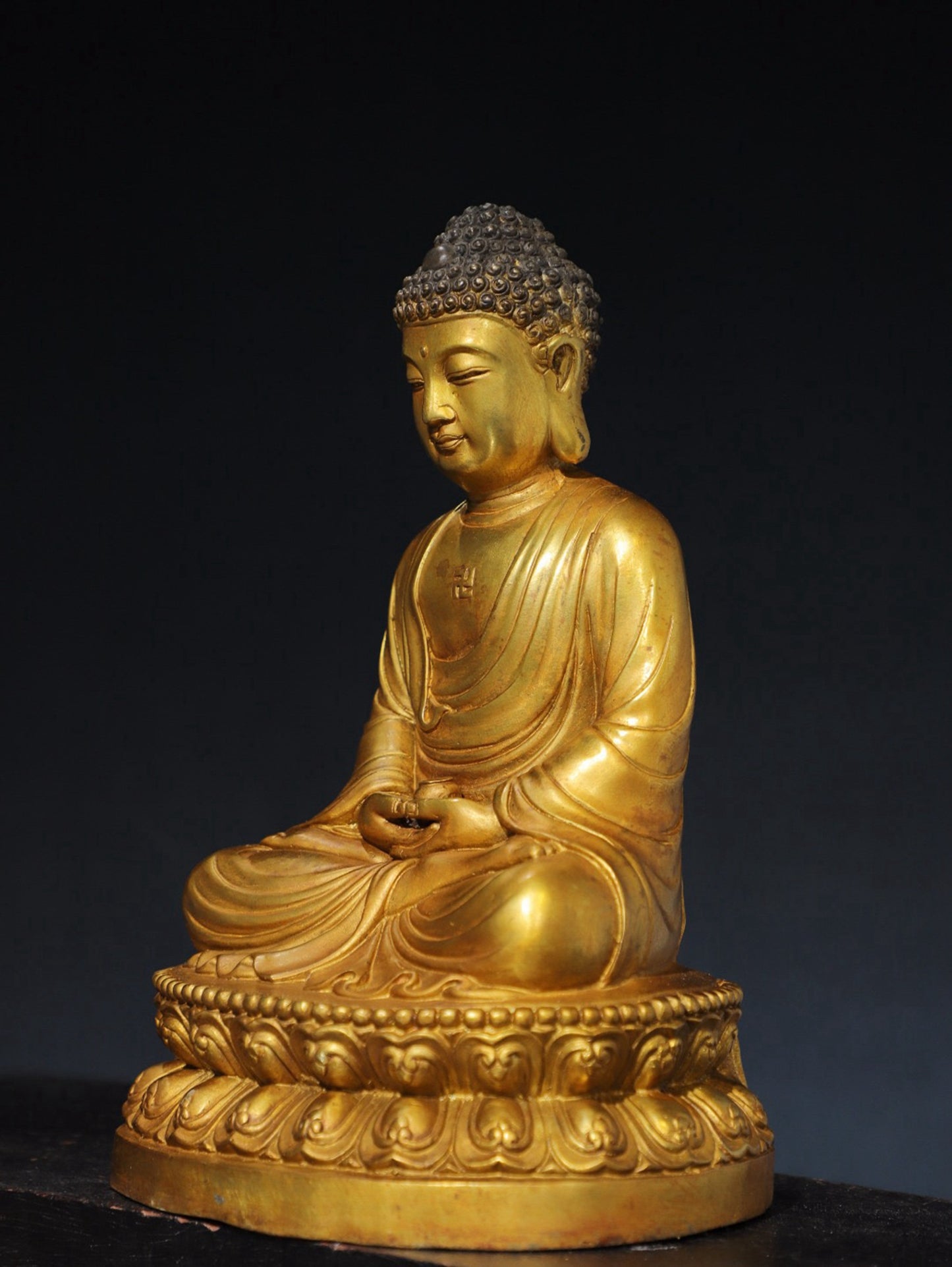 Pure copper statue of Shakyamuni Buddha