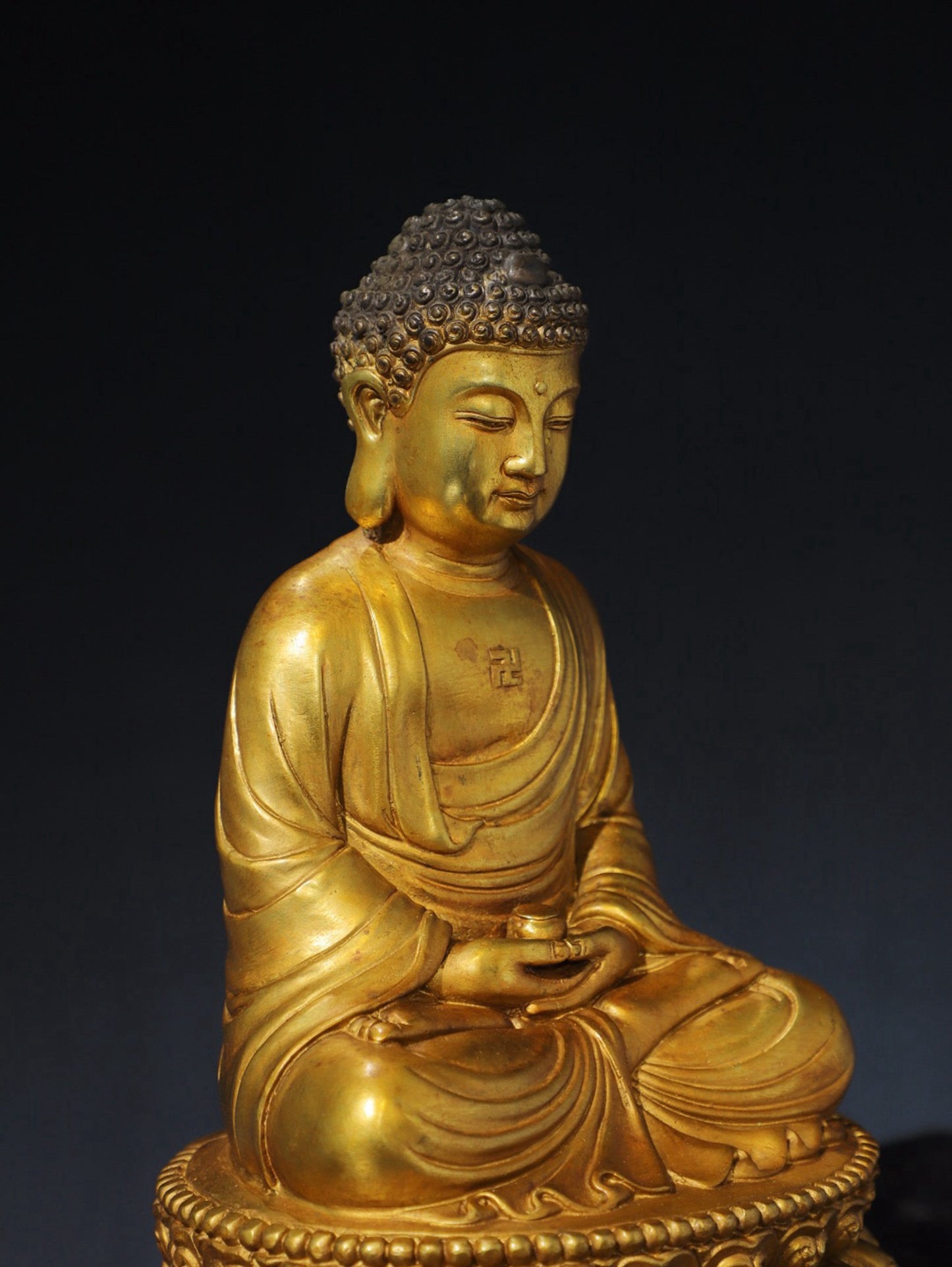 Pure copper statue of Shakyamuni Buddha