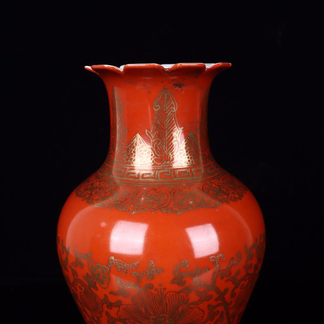 Gold painted lotus patterned vase with a mouth