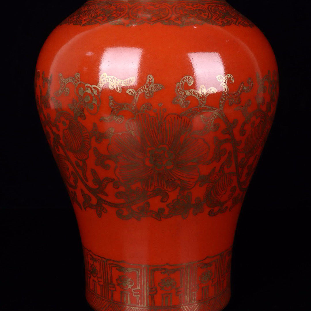 Gold painted lotus patterned vase with a mouth