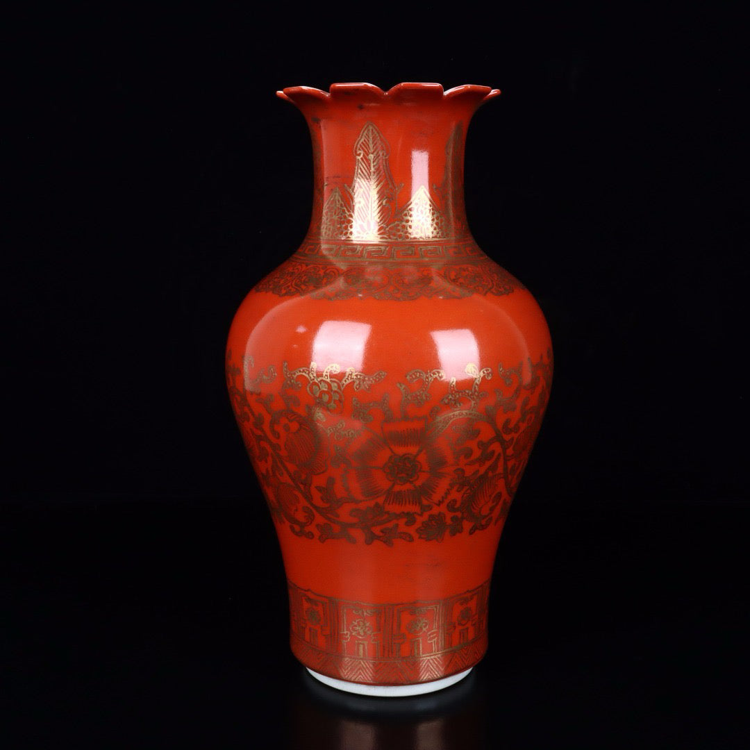Gold painted lotus patterned vase with a mouth
