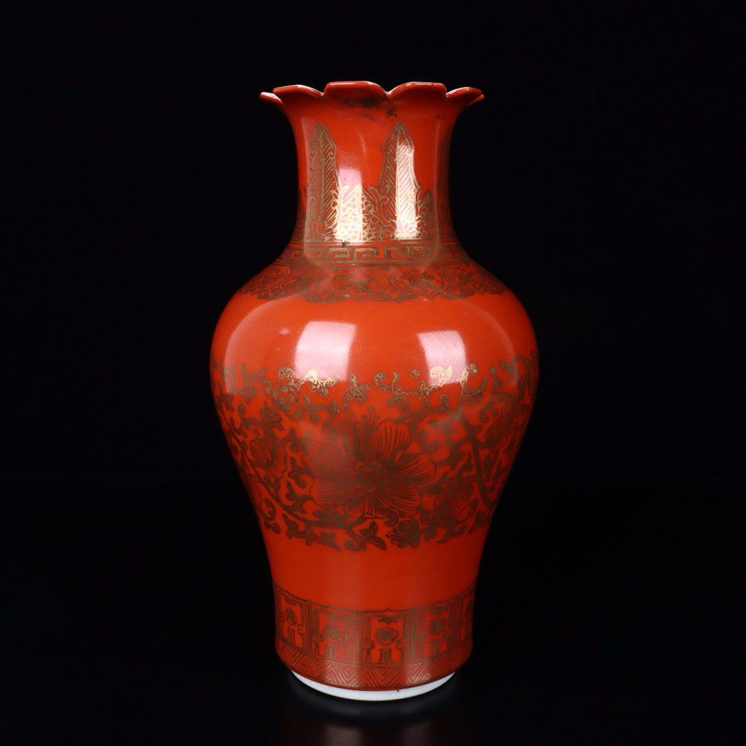Gold painted lotus patterned vase with a mouth