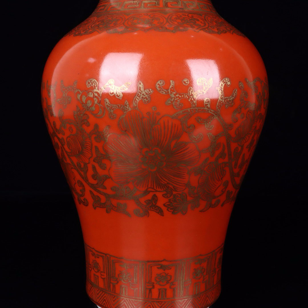 Gold painted lotus patterned vase with a mouth