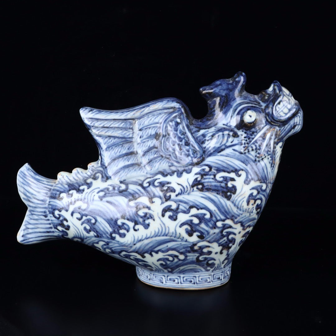 A pair of blue and white sea water patterns, flying birds, divine beasts, and water droplets