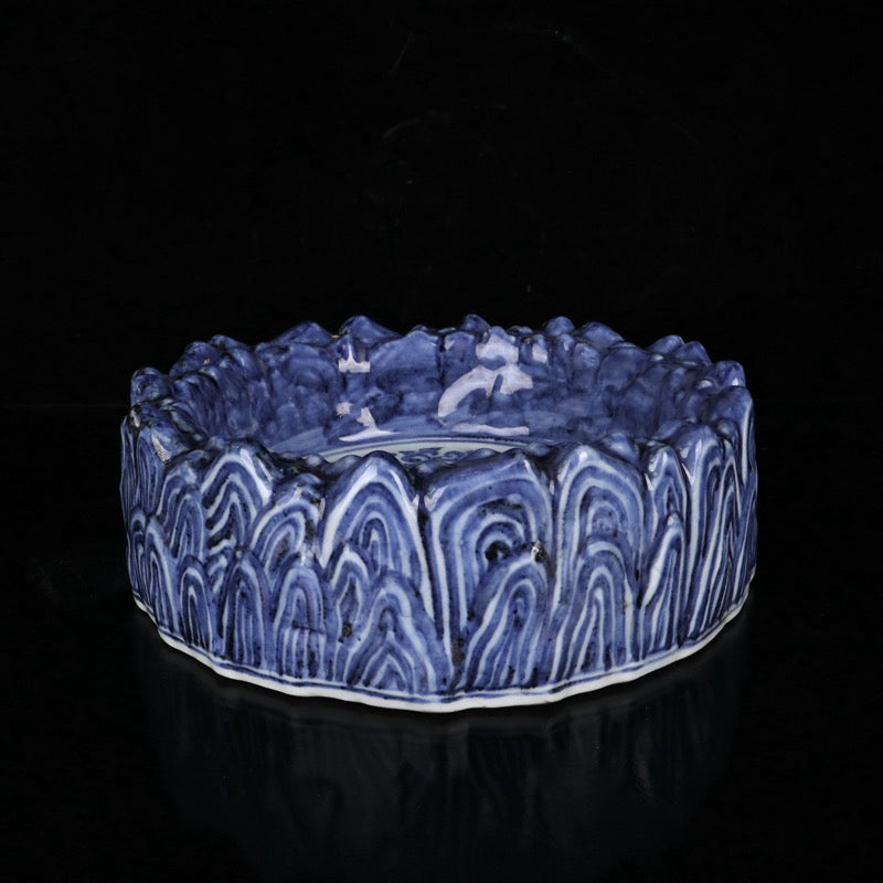 Blue and white dragon and phoenix auspicious pattern brush wash