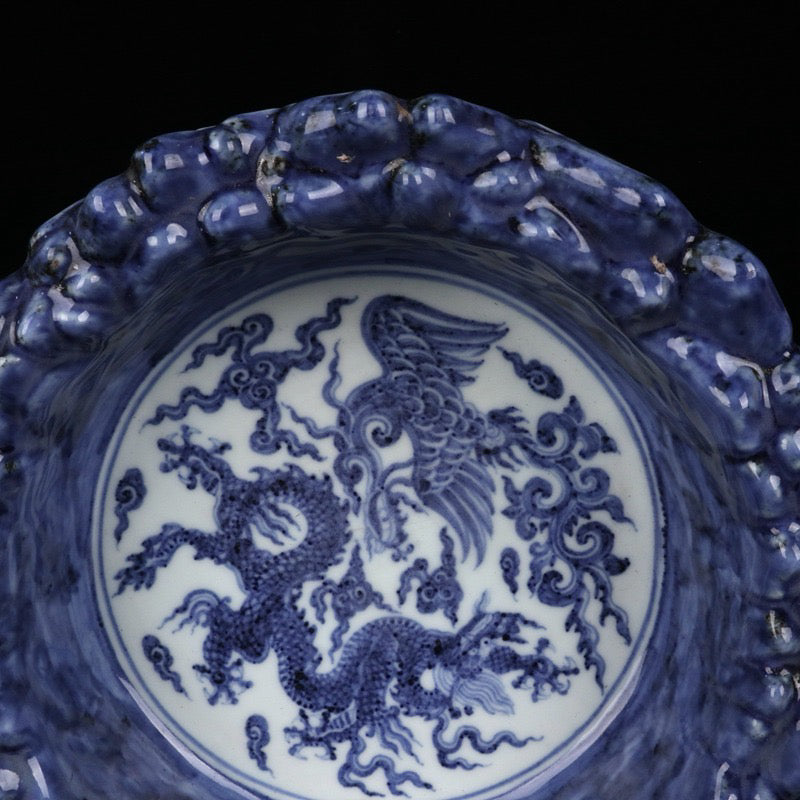 Blue and white dragon and phoenix auspicious pattern brush wash