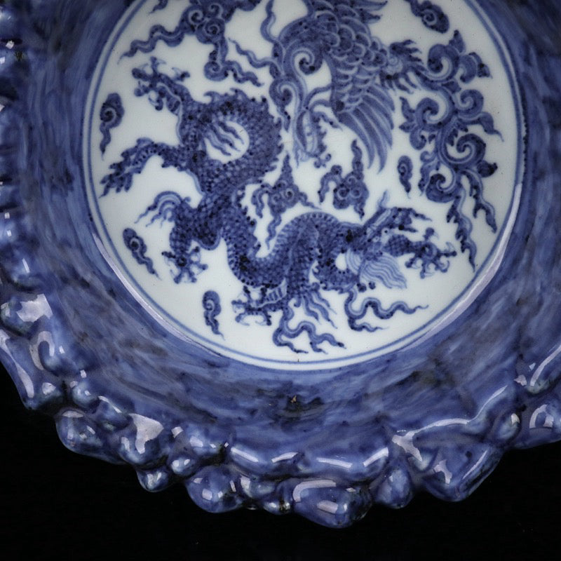 Blue and white dragon and phoenix auspicious pattern brush wash