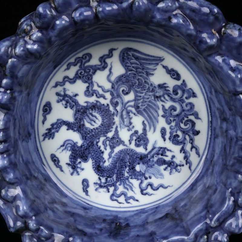 Blue and white dragon and phoenix auspicious pattern brush wash