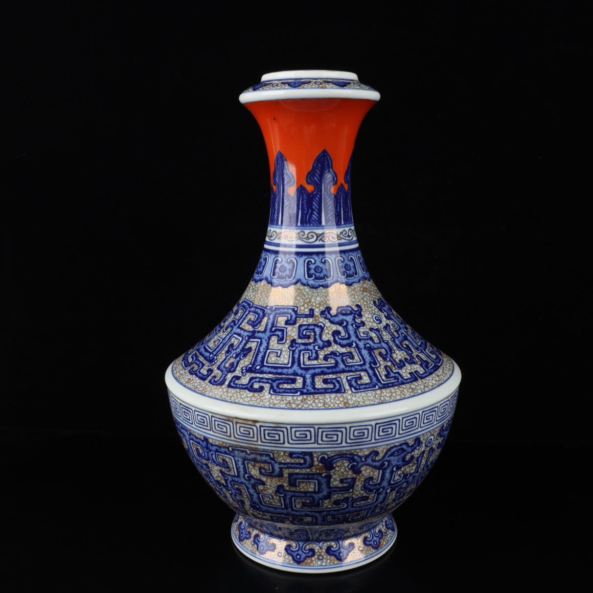 Blue and white gilded silver dragon patterned vase