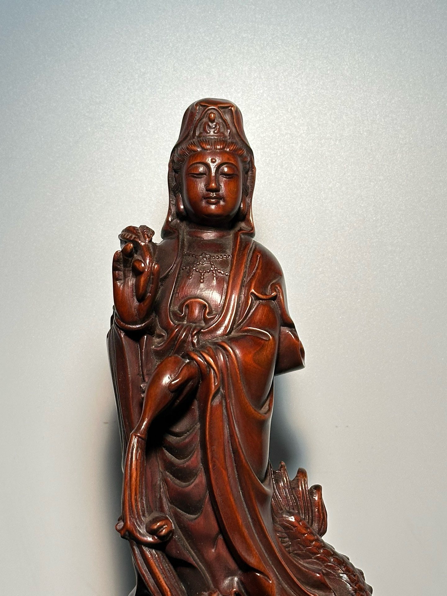 Chinese antique boxwood carving with exquisite craftsmanship to carve the imperial dragon Guanyin