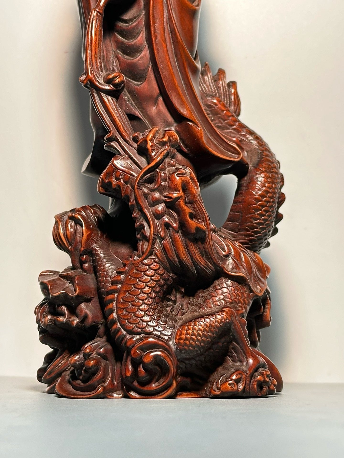 Chinese antique boxwood carving with exquisite craftsmanship to carve the imperial dragon Guanyin