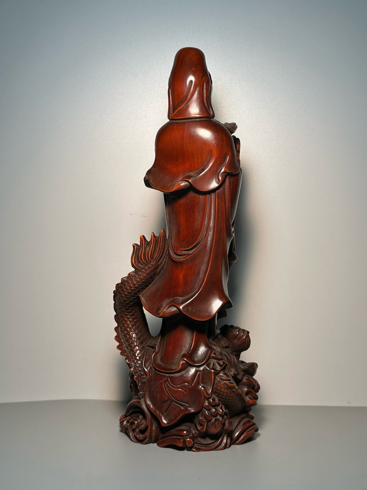 Chinese antique boxwood carving with exquisite craftsmanship to carve the imperial dragon Guanyin