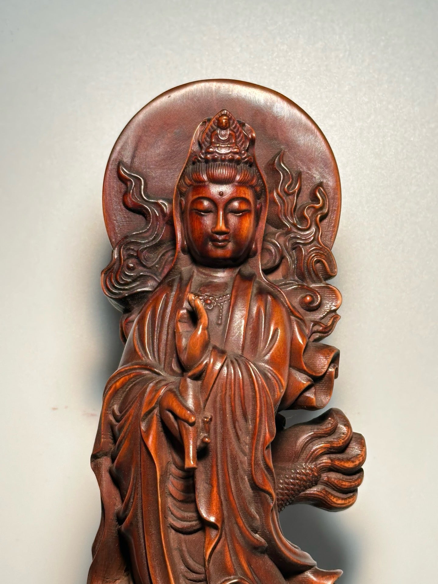 Chinese antique boxwood carving with exquisite craftsmanship to carve the imperial dragon Guanyin