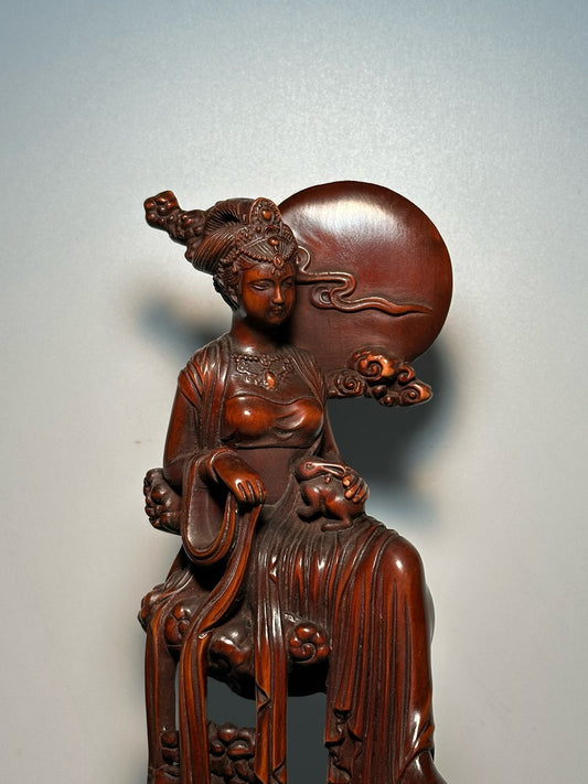 Chinese antique boxwood carving with exquisite craftsmanship to carve Chang'e flying to the moon
