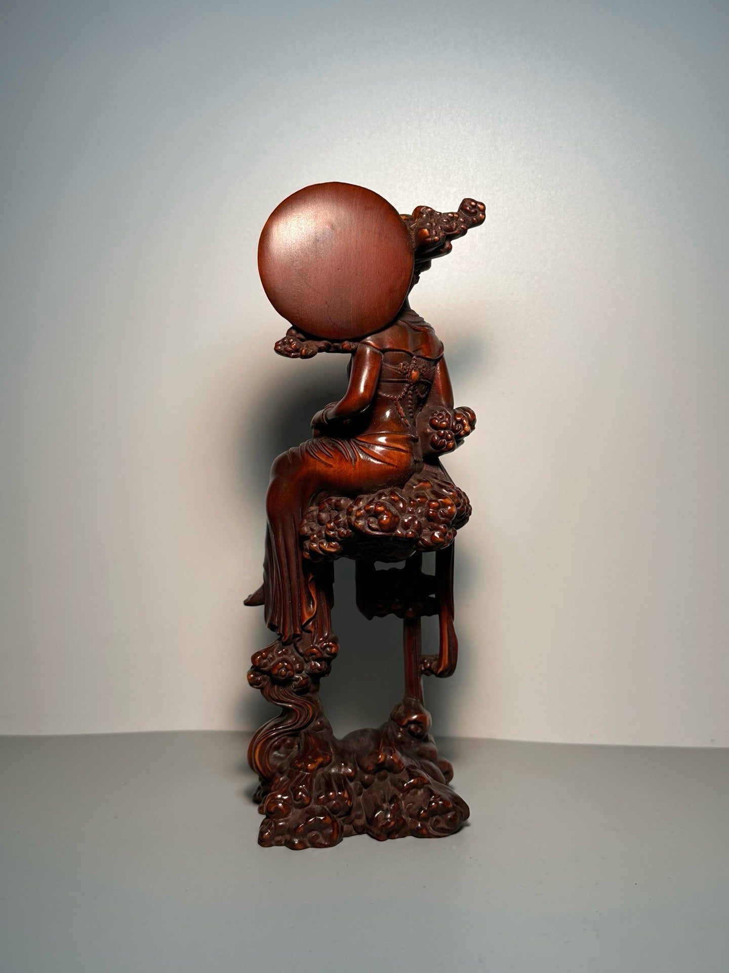 Chinese antique boxwood carving with exquisite craftsmanship to carve Chang'e flying to the moon