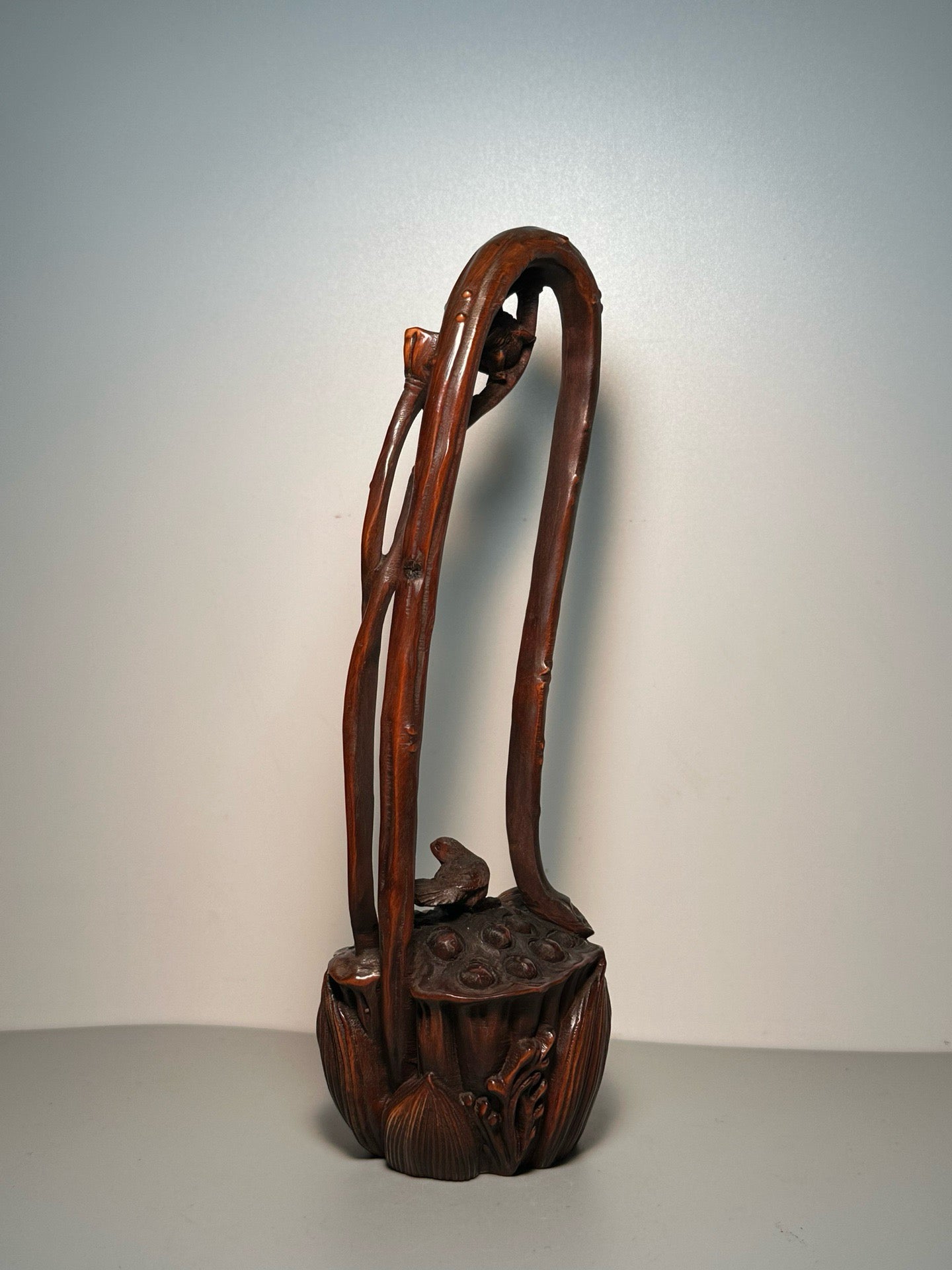 Chinese antique boxwood carving with exquisite craftsmanship, carving a continuous stream of scientific and technological Liang pots