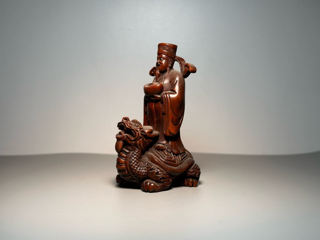 Chinese antique boxwood carving with exquisite craftsmanship to carve the God of Wealth, Dragon Turtle