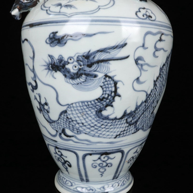 Blue and white cloud dragon patterned pagoda jar