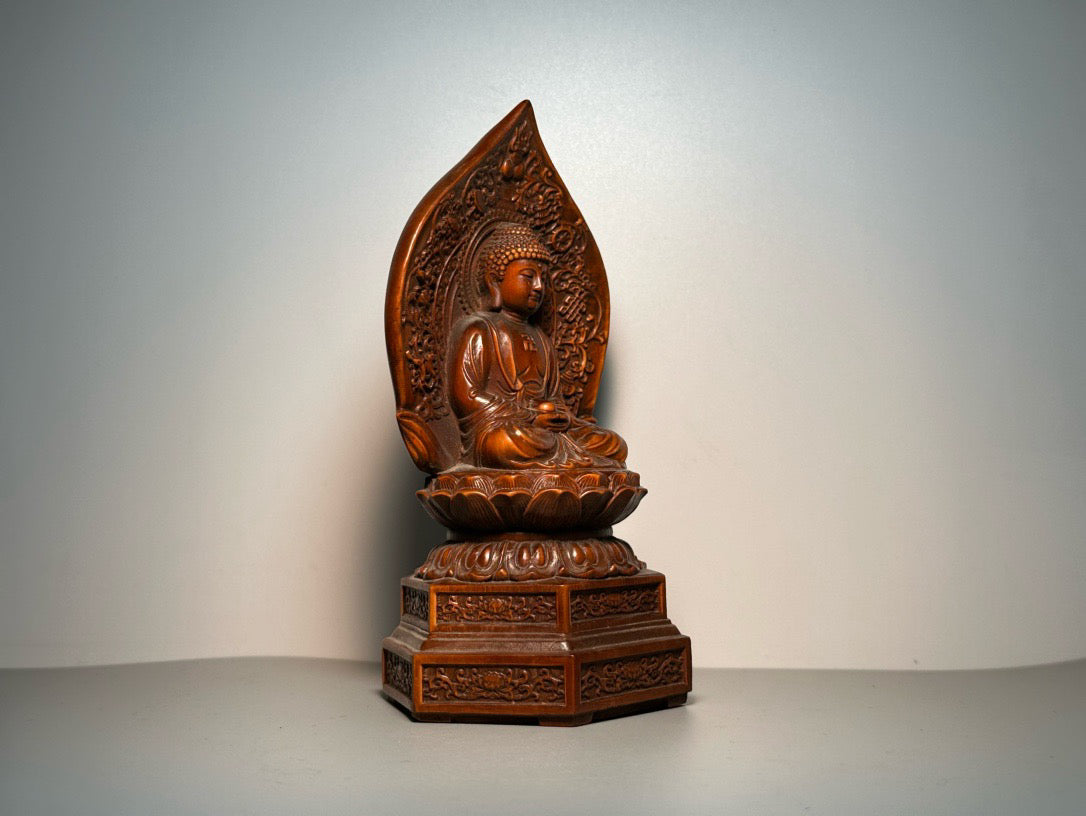 Chinese antique boxwood carving with exquisite craftsmanship and backlit Medicine Buddha