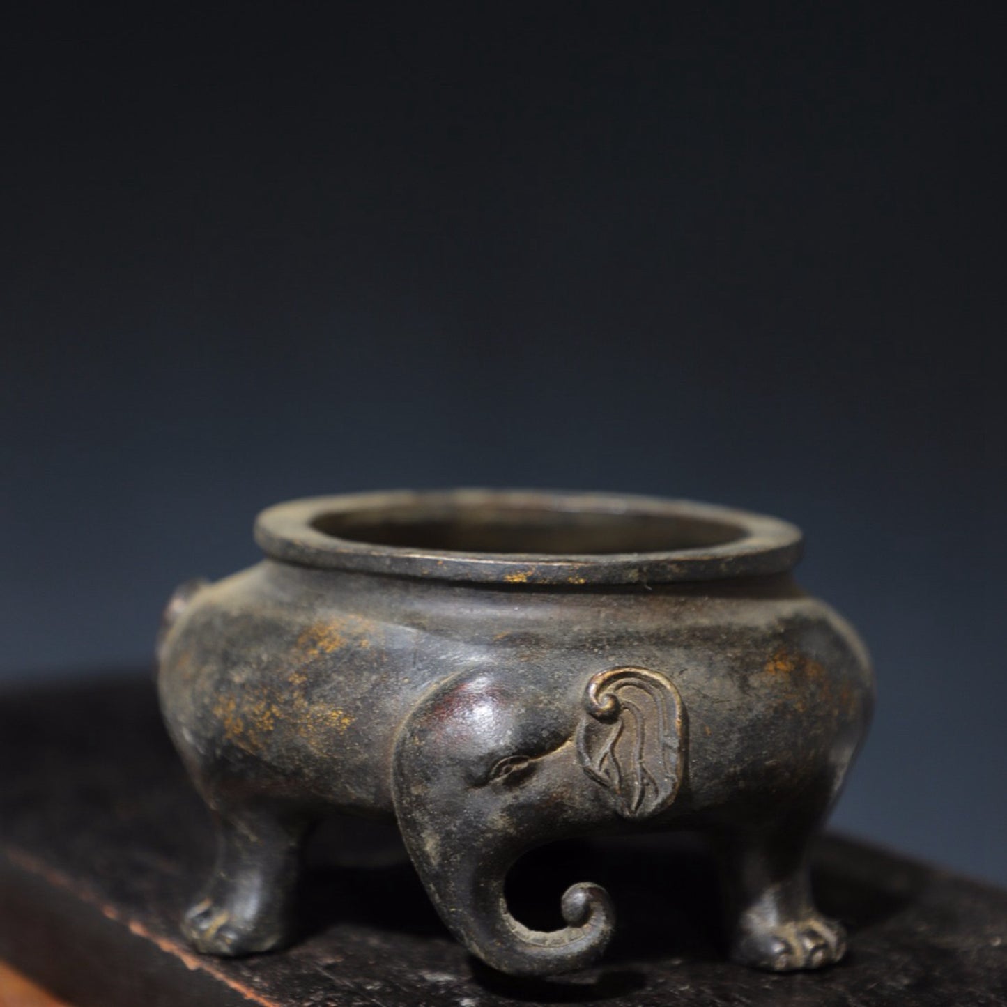 Pure copper tripod elephant incense burner