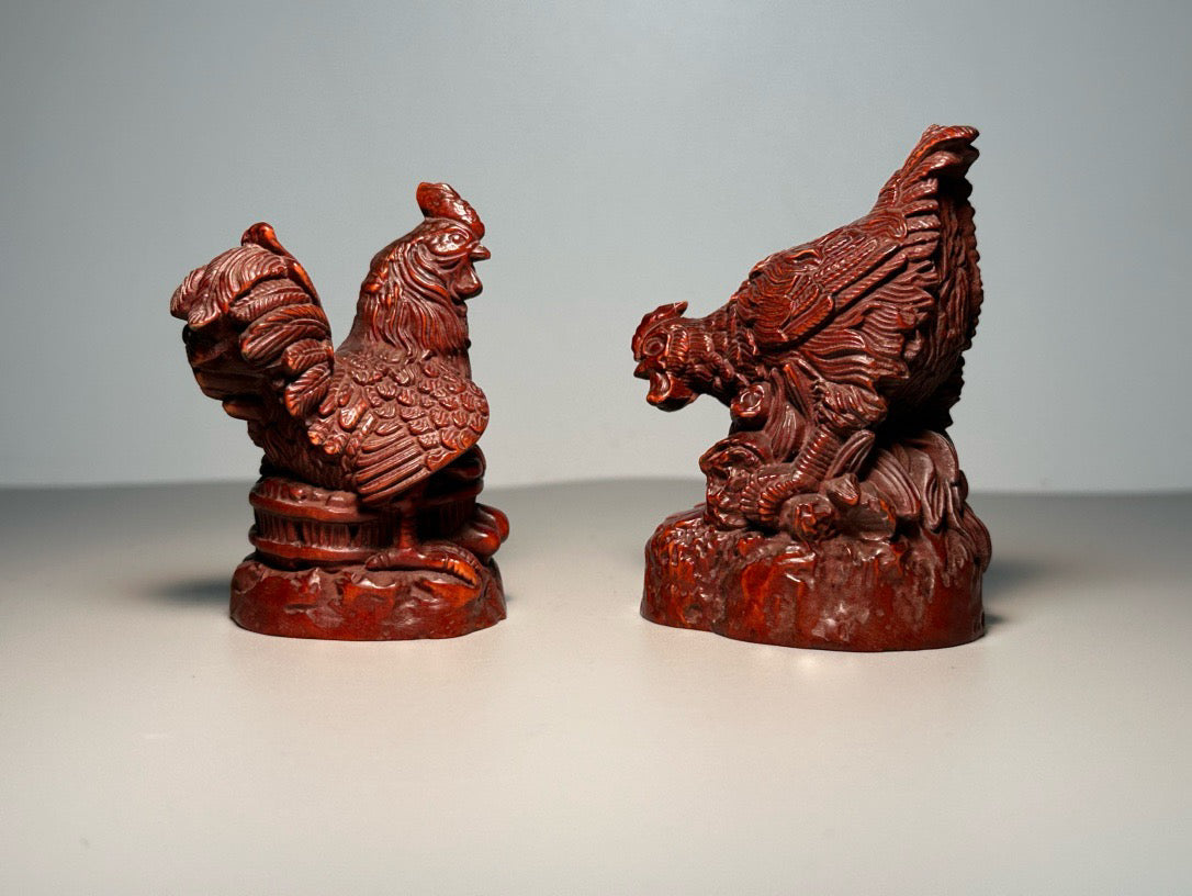 Chinese antique boxwood carving with exquisite craftsmanship, carving chicken