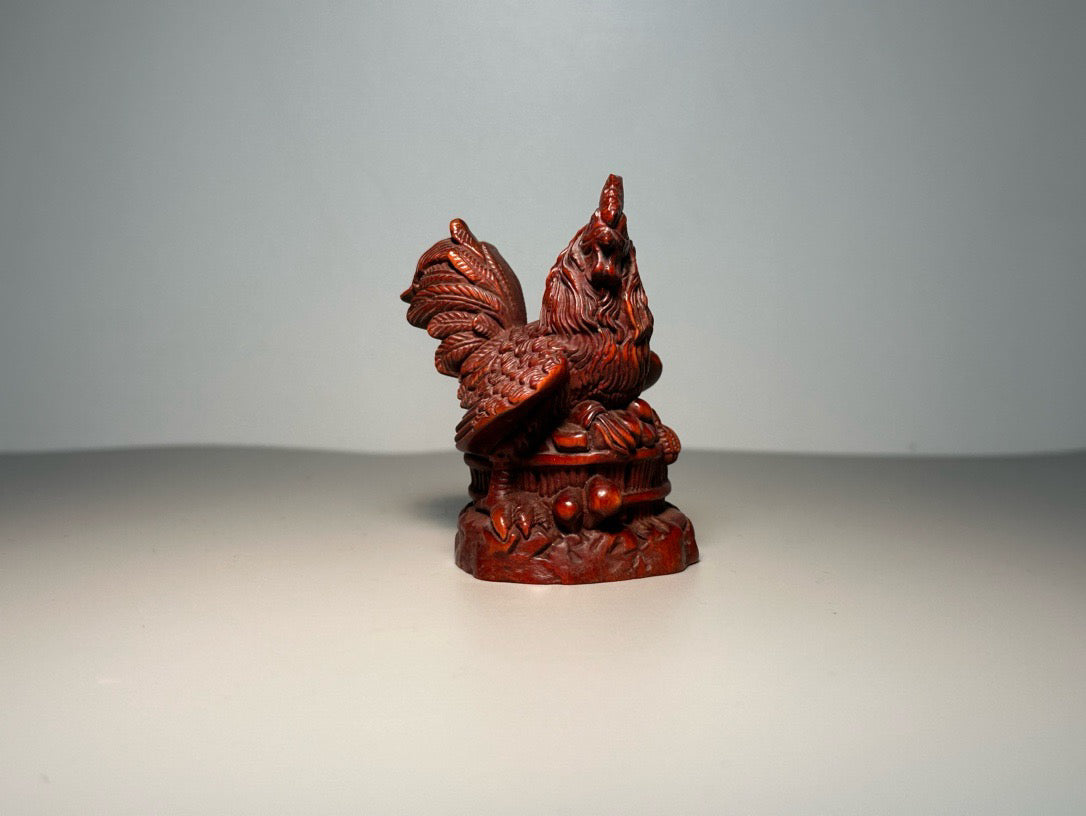 Chinese antique boxwood carving with exquisite craftsmanship, carving chicken