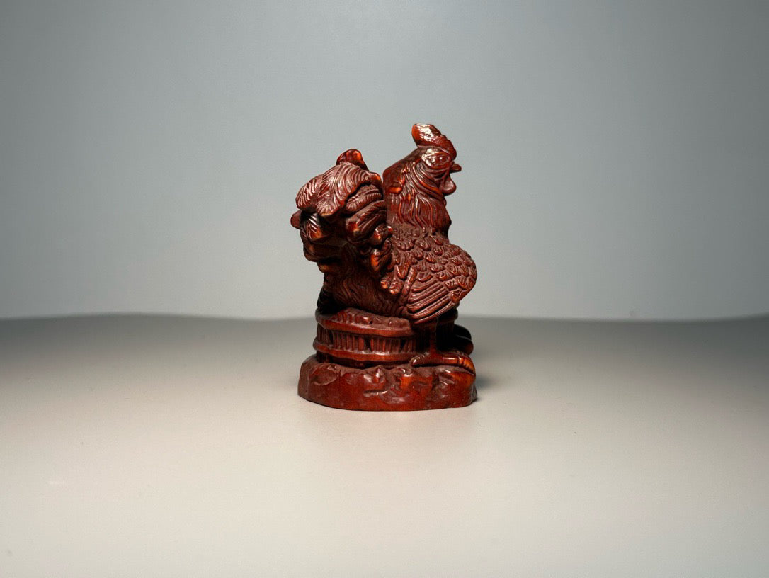 Chinese antique boxwood carving with exquisite craftsmanship, carving chicken