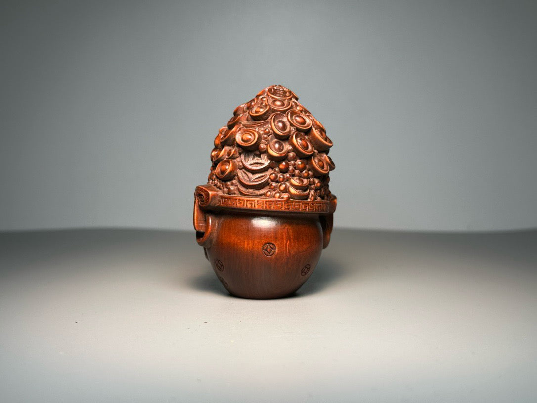 Chinese antique boxwood carved with exquisite craftsmanship to create a treasure trove