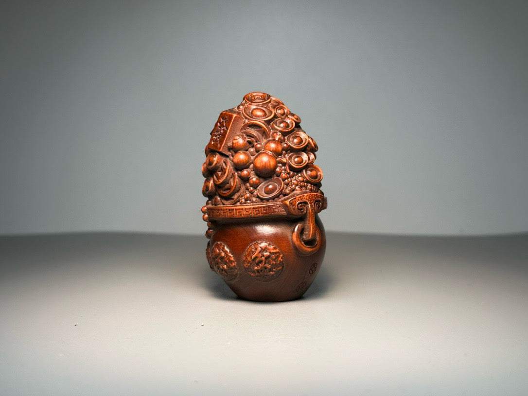 Chinese antique boxwood carved with exquisite craftsmanship to create a treasure trove